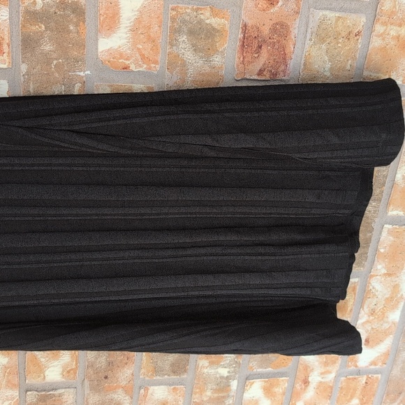 GAP Women Softspun Black Ribbed Sleeveless Panel Textured Shift Dress - Picture 5 of 8